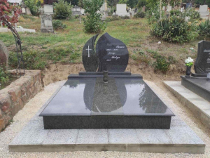 2_szemelyes_fedett_siremlek_013