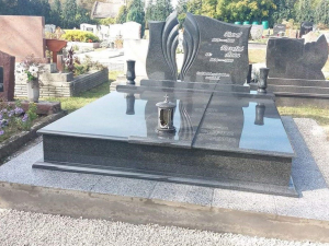 2_szemelyes_fedett_siremlek_30