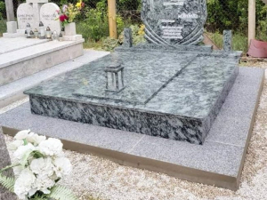 2_szemelyes_fedett_siremlek_35