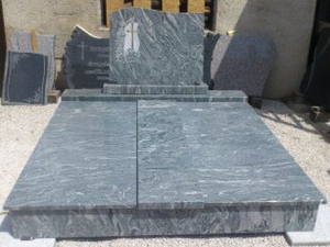 2_szemelyes_fedett_siremlek_5