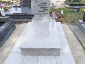 1-szemelyes-fedett-siremlek-202128