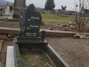 1_szemelyes_nyitott_-siremlek_3