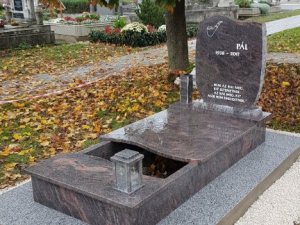 1_szemelyes_reszben_fedett_siremlek_15